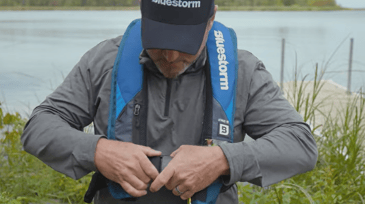 How to Properly Adjust and Fit your Inflatable Life Jacket